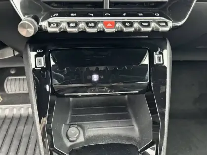 Photo 47 Peugeot 2008  PureTech 130 S&S EAT8