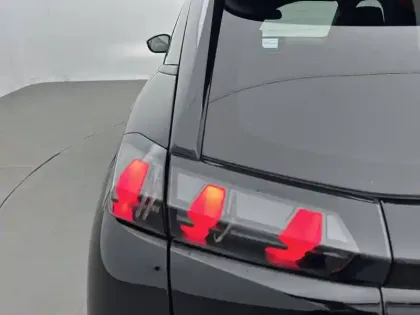 Photo 40 Peugeot 2008  PureTech 130 S&S EAT8