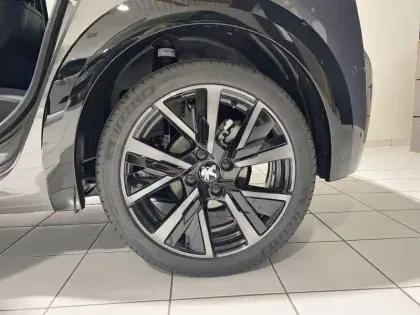 Photo 10 Peugeot 208  PureTech 130 S&S EAT8