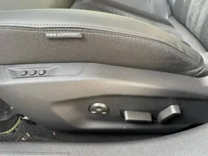 Photo 13 Peugeot 408  PHEV 225ch GT e-EAT8