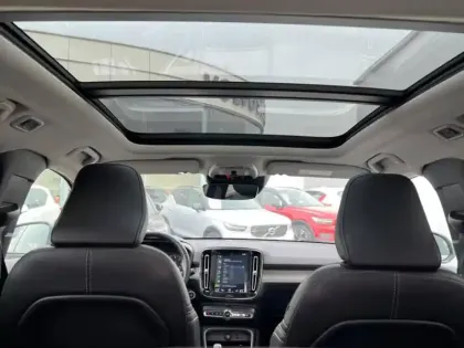 Photo 8 Volvo Xc40  D4 AdBlue AWD 190ch Inscription Luxe Geartronic 8