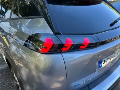 Photo 36 Peugeot 2008  Electrique 136 ch