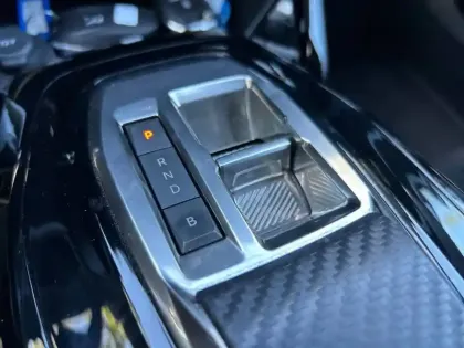 Photo 33 Peugeot 2008  Electrique 136 ch