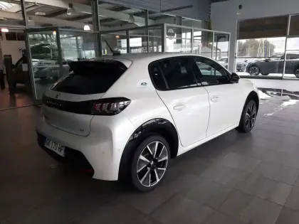 Photo 21 Peugeot 208  Electrique 50 kWh 136ch
