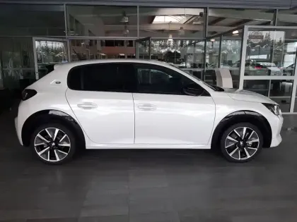 Photo 41 Peugeot 208  Electrique 50 kWh 136ch