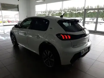 Photo 34 Peugeot 208  Electrique 50 kWh 136ch