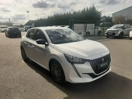 Photo 31 Peugeot 208  BlueHDi 100 S&S BVM6