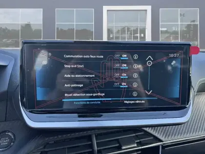 Photo 38 Peugeot 2008  PureTech 130 S&S EAT8