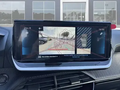 Photo 57 Peugeot 2008  PureTech 130 S&S EAT8