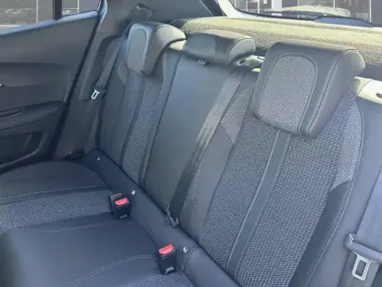 Photo 34 Peugeot 2008  PureTech 130 S&S EAT8