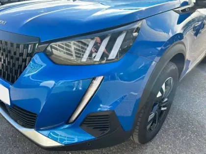 Photo 30 Peugeot 2008  PureTech 130 S&S EAT8