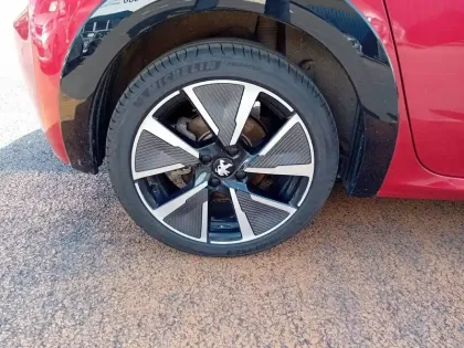 Photo 11 Peugeot 208  Electrique 50 kWh 136ch