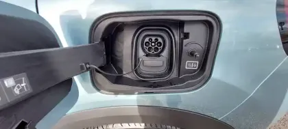 Photo 10 Citroën C4 e- 136 ch Automatique