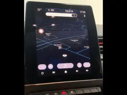 Photo 24 Renault Captur  E-Tech hybride 145ch RS Line + Toit ouvrant + Attelage