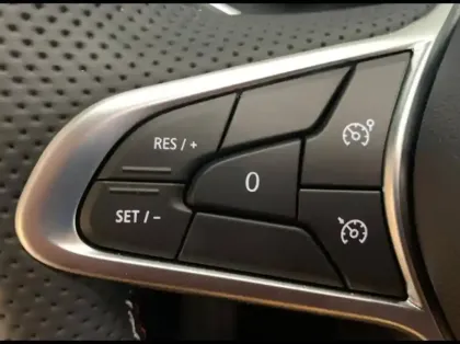 Photo 12 Renault Captur  E-Tech hybride 145ch RS Line