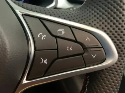 Photo 11 Renault Captur  E-Tech hybride 145ch RS Line