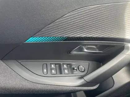 Photo 29 Peugeot 2008  Electrique 136 ch