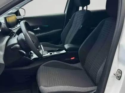 Photo 10 Peugeot 208  e- 136ch Style