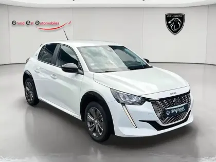 Photo 7 Peugeot 208  e- 136ch Style