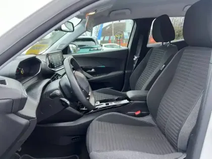 Photo 8 Peugeot 2008  Electrique 136 ch