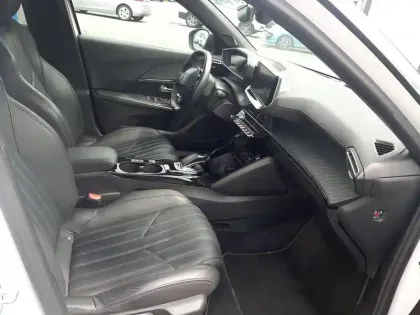 Photo 8 Peugeot 2008  Moteur électrique 136 ch