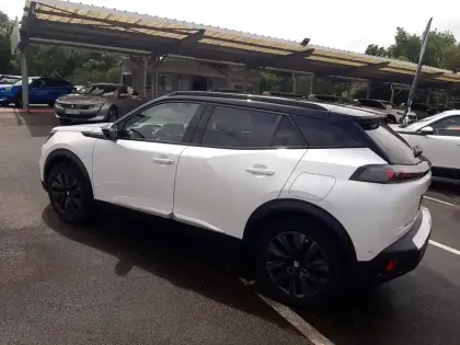 Photo 31 Peugeot 2008  Moteur électrique 136 ch