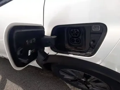 Photo 32 Peugeot 2008  Moteur électrique 136 ch