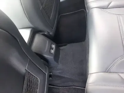 Photo 18 Peugeot 2008  Moteur électrique 136 ch