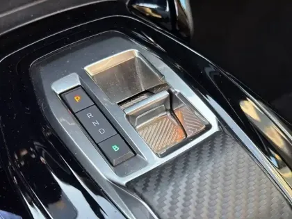 Photo 13 Peugeot 2008  Electrique 136 ch