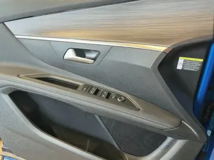 Photo 28 Peugeot 3008  Hybrid 225 e-EAT8