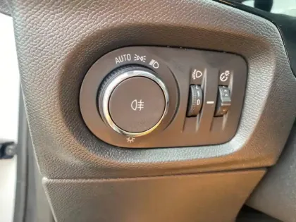 Photo 43 Opel Corsa  Electrique 136 ch & Batterie 50 kWh