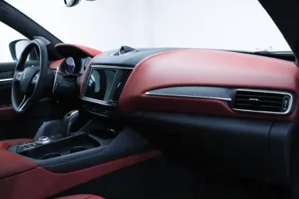 Photo 39 Maserati Levante  V8 580 ch