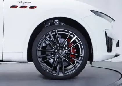 Photo 31 Maserati Levante  V8 580 ch