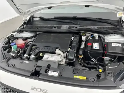 Photo 14 Peugeot 208  PureTech 100 S&S BVM6