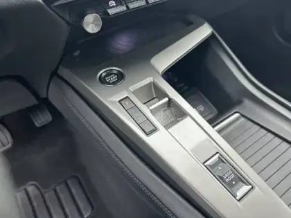 Photo 13 Peugeot 408  PHEV 225 e-EAT8