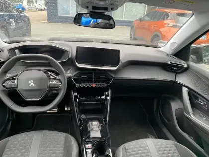 Photo 7 Peugeot 2008  Electrique 136 ch