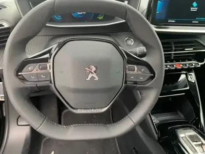 Photo 16 Peugeot 2008  Electrique 136 ch
