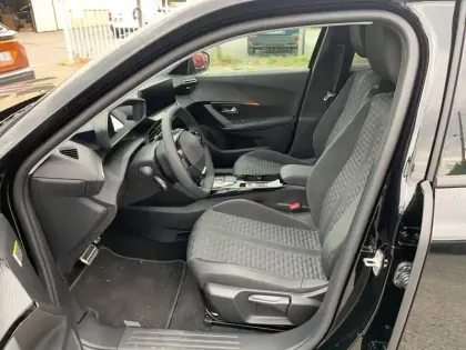 Photo 8 Peugeot 2008  Electrique 136 ch