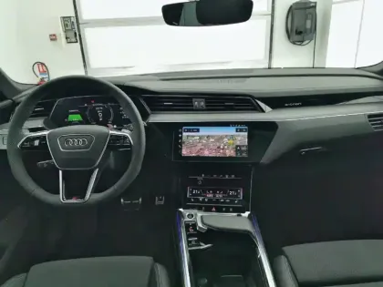 Photo 24 Audi Q8 E-Tron  55 408 ch 114 kWh Quattro