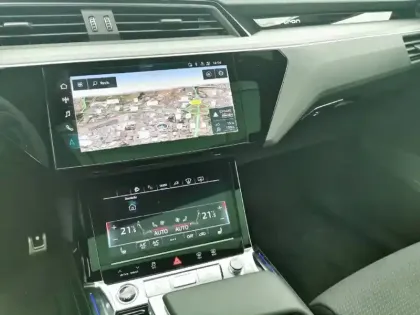 Photo 27 Audi Q8 E-Tron  55 408 ch 114 kWh Quattro