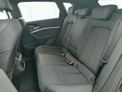 Photo 30 Audi Q8 E-Tron  55 408 ch 114 kWh Quattro