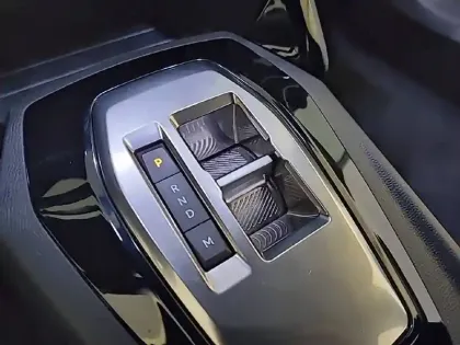 Photo 13 Peugeot 2008  PureTech 130 S&S EAT8