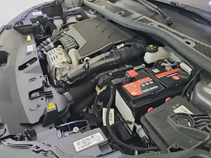 Photo 14 Peugeot 2008  PureTech 130 S&S EAT8