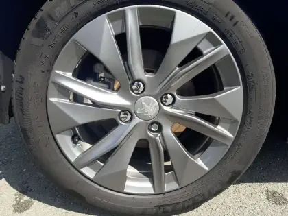 Photo 22 Peugeot 208  Electrique 50 kWh 136ch