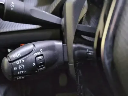 Photo 71 Peugeot 208  PureTech 100 S&S BVM6