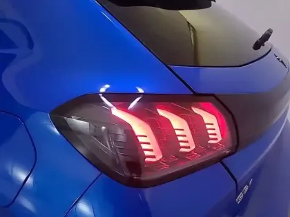 Photo 62 Peugeot 208  PureTech 100 S&S BVM6