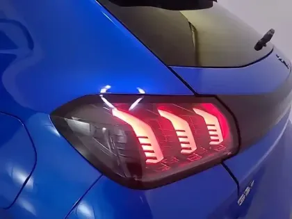 Photo 35 Peugeot 208  PureTech 100 S&S BVM6