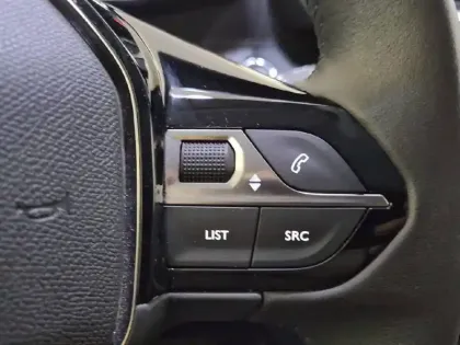 Photo 46 Peugeot 208  PureTech 100 S&S BVM6