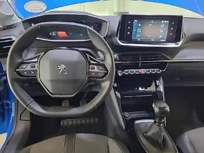 Photo 53 Peugeot 208  PureTech 100 S&S BVM6