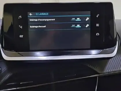 Photo 69 Peugeot 208  PureTech 100 S&S BVM6